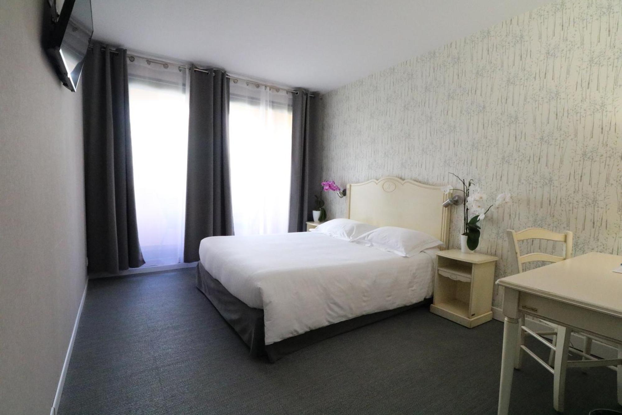 Hotel Napoleon La Turbie Bagian luar foto